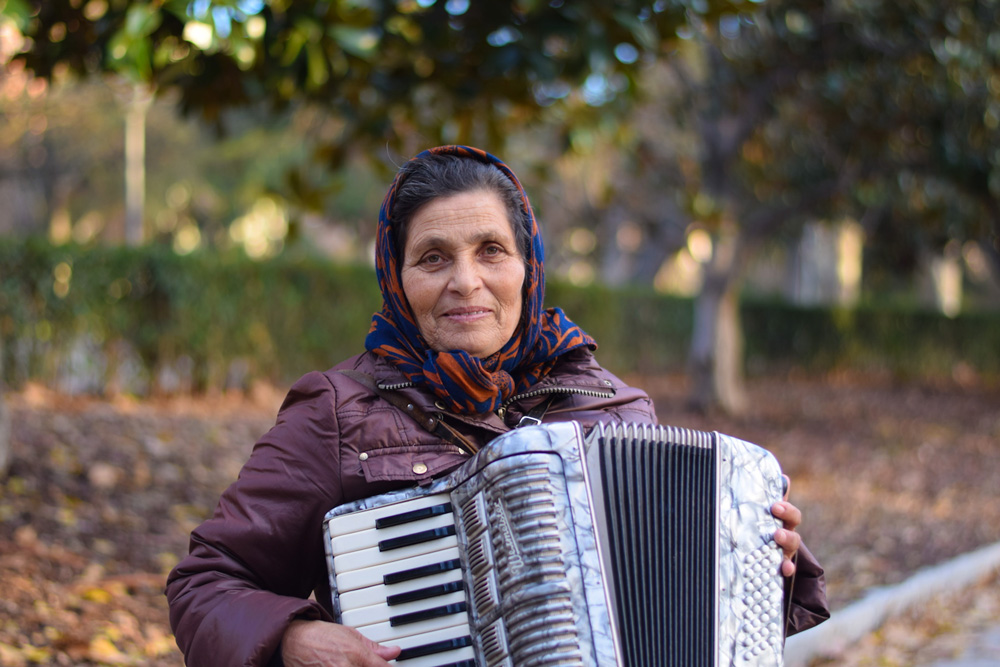 Madrid-Accordion-Player-Portrait-1000px-opt