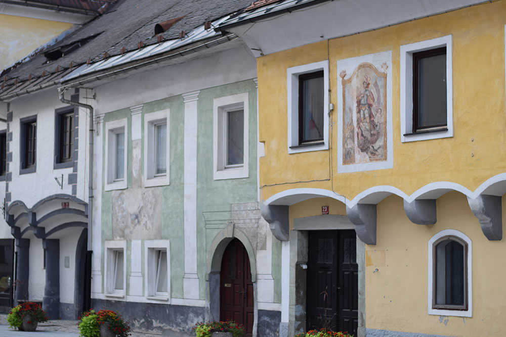 Photo of a row of colorful houses in the small town of Radovljica, Slovenia.