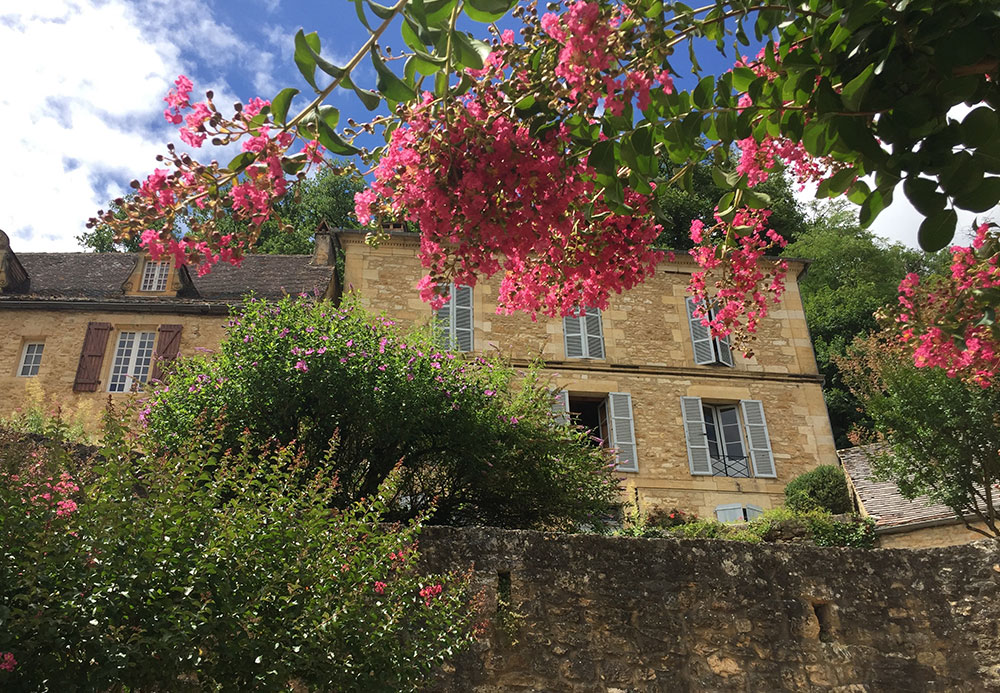 Photo of a stone house in Beynac in the Dordogne region of France.